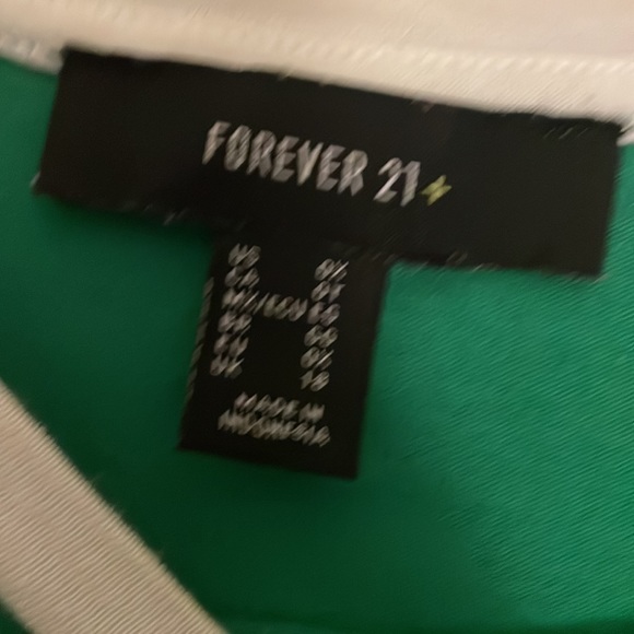 Green, tie crop top! A little on the longer side, plus size 0x from Forever 21+ - Picture 2 of 3